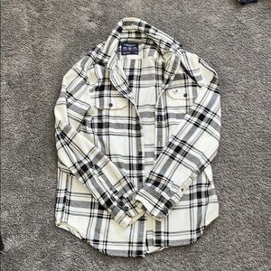 Blake and white American Eagle Flannel !!🤍🖤